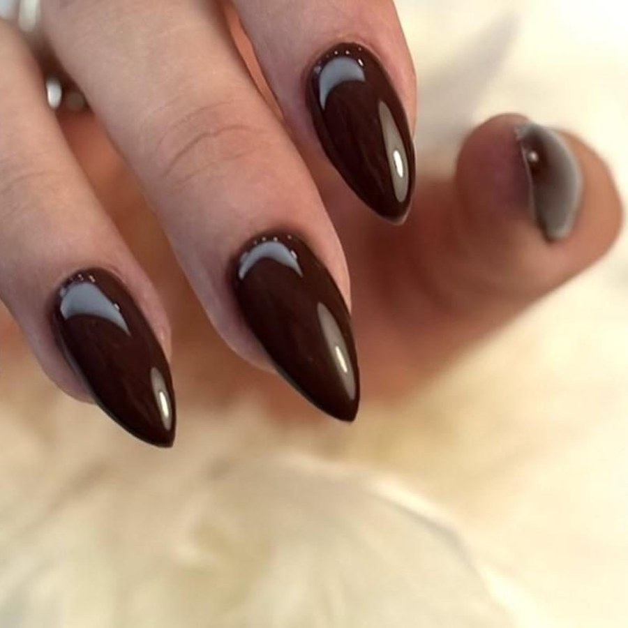 Manicura en ICONIC Studio, Oviedo